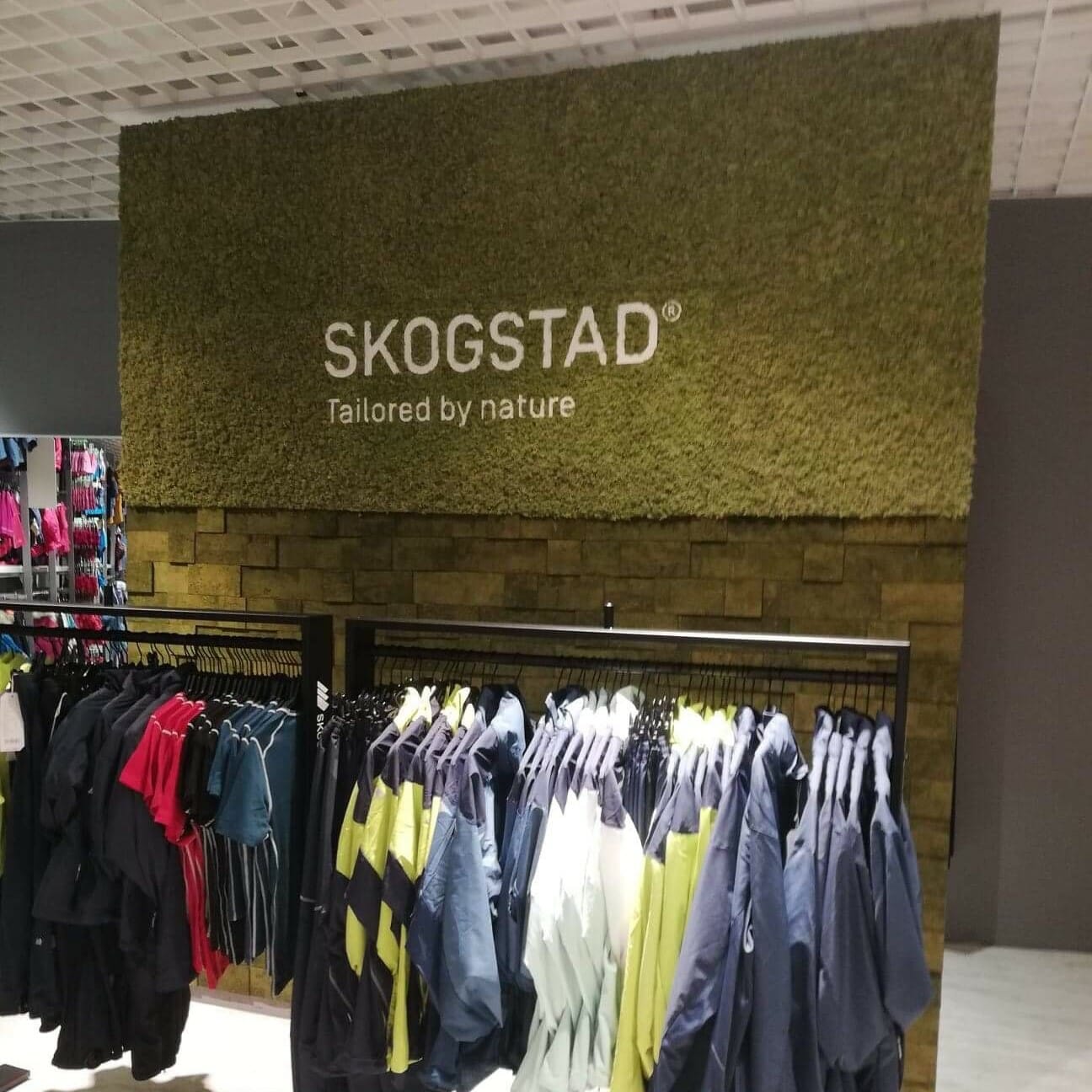 Mosevegg hos klesbutikken Skogstad i Oslo