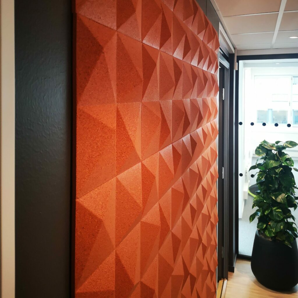 Detaljbilde av 3D kork fliser på vegg