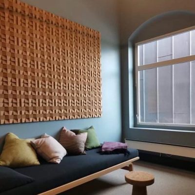 Lekre kork fliser i 3D mønster på kontoret til KB arkitekter i Tønsberg