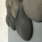 Nærbilde av 3D kork vegg som er bra for akustikken