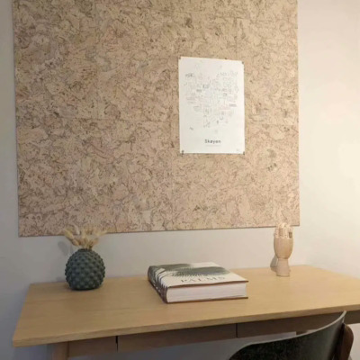 Kork som smart oppslagstavle på hjemmekontor