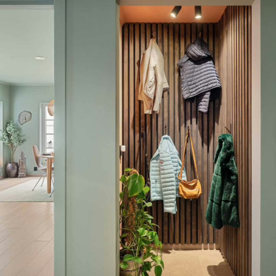 Spileveggen Gren i nisje i gang