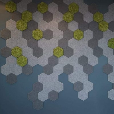 Lyddempende hexagon fliser i tekstil og mose i kantine