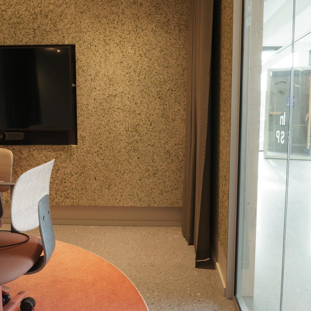 Lydpanel laget av resirkulert naturmaterial